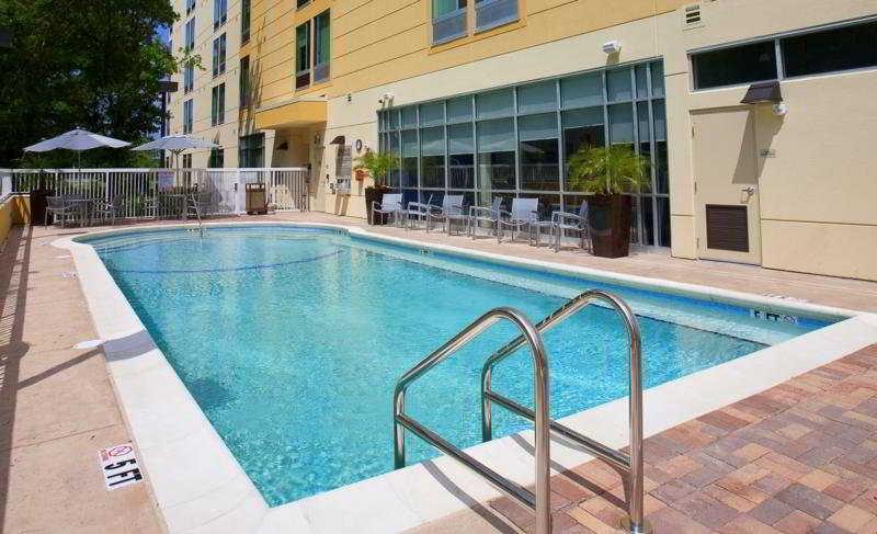 Springhill Suites Tampa North/Tampa Palms Екстериор снимка