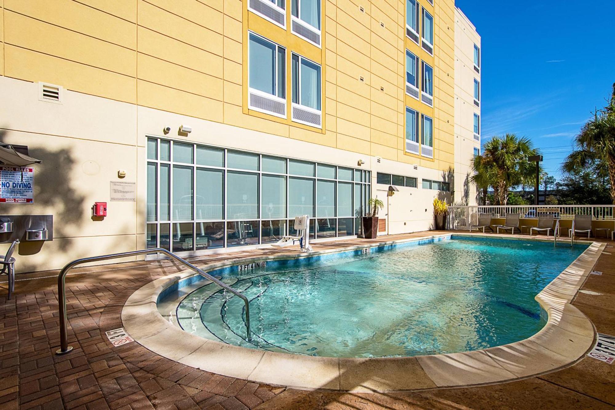 Springhill Suites Tampa North/Tampa Palms Екстериор снимка