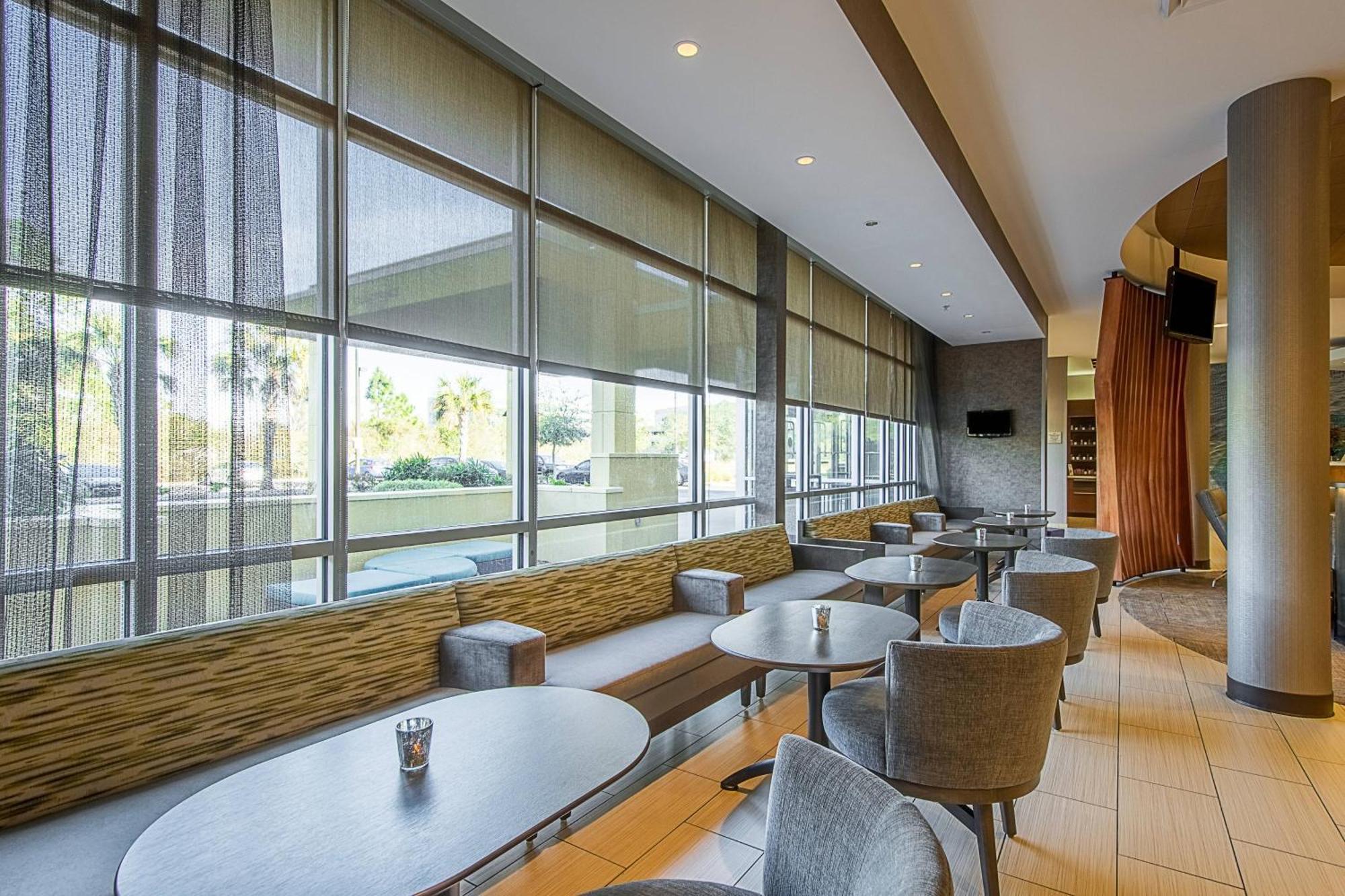 Springhill Suites Tampa North/Tampa Palms Екстериор снимка
