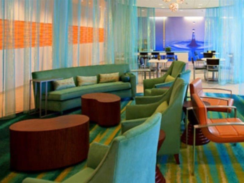 Springhill Suites Tampa North/Tampa Palms Екстериор снимка