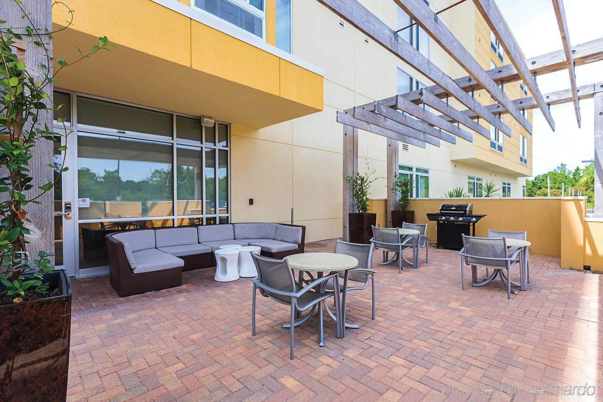 Springhill Suites Tampa North/Tampa Palms Екстериор снимка