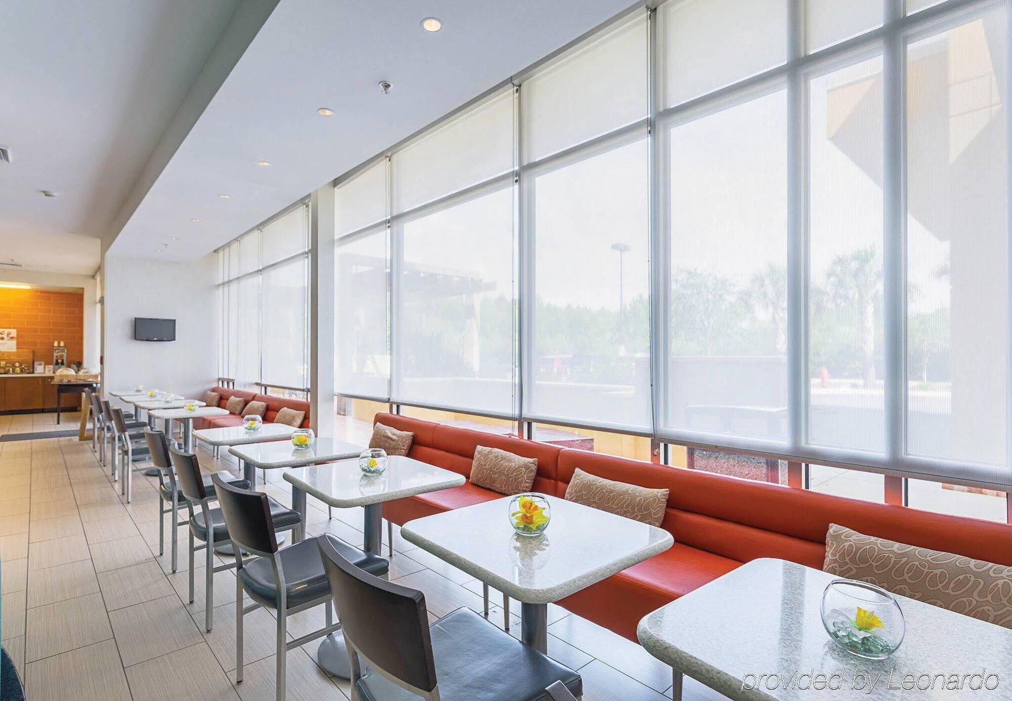 Springhill Suites Tampa North/Tampa Palms Екстериор снимка
