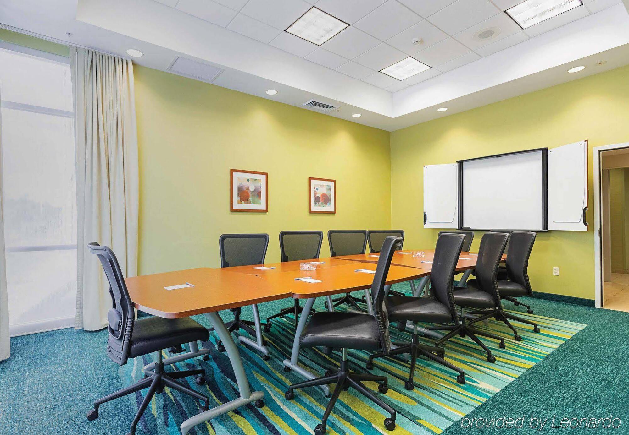 Springhill Suites Tampa North/Tampa Palms Екстериор снимка
